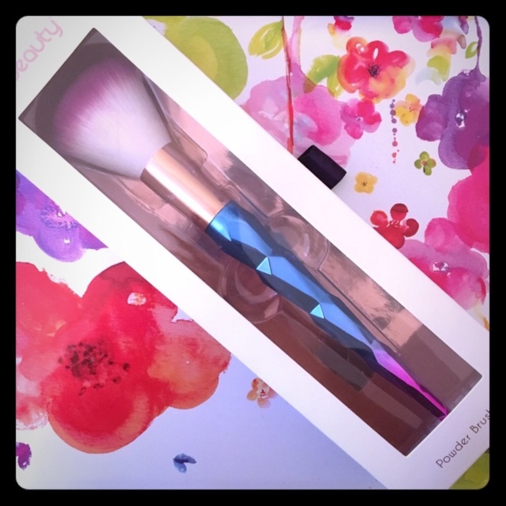 NEW in box ibeauty powder brush
